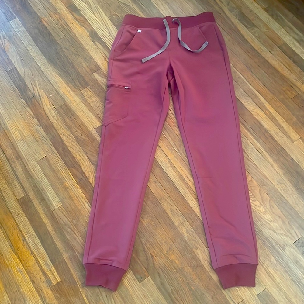 Figs Mauve color scrub pants size: XS Tall